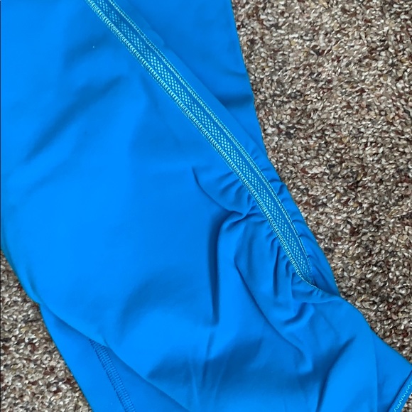 Lululemon crop legging, size 4 - Picture 2 of 6